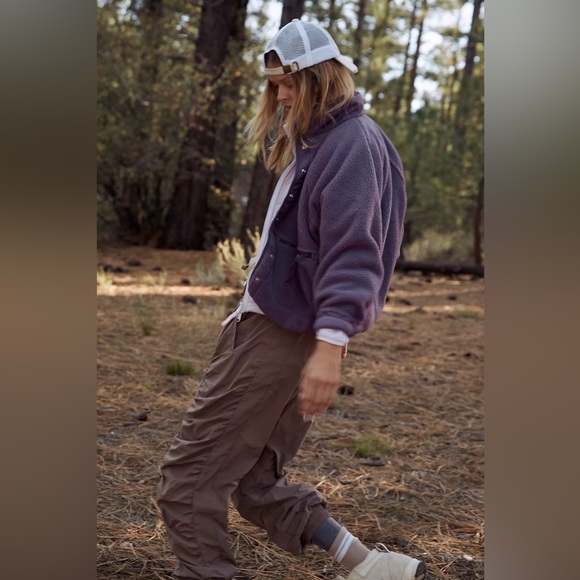 NWT Free People Hit The Slopes Fleece Jacket in Blackberry Deep Purple - Picture 3 of 11